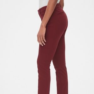 BNWT GAP Skinny Ankle Khaki pants. Size 6